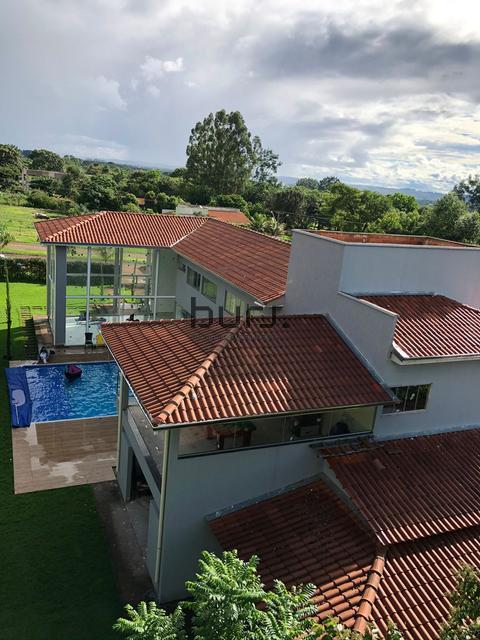 Sobrado à venda em Goiânia, Sítio de Recreio Paraíso Tropical, com 3 suítes, com 670 m²